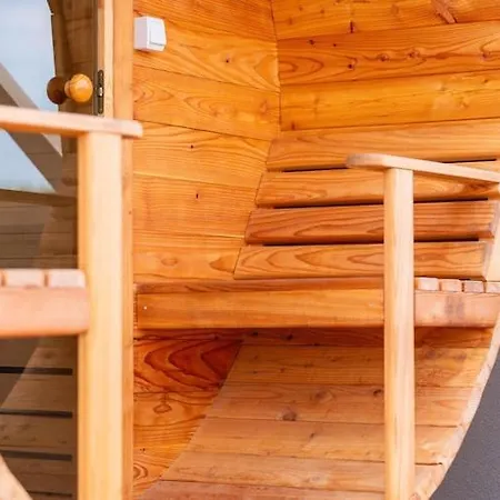 펜션 Wooden House In With