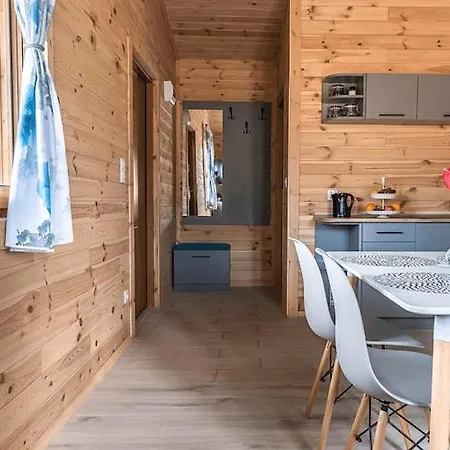 Wooden House In With 펜션 두슈니키 즈드로지