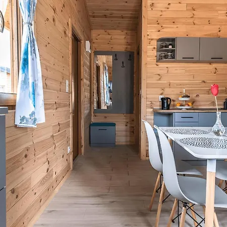 Wooden House In With Hébergement de vacances *