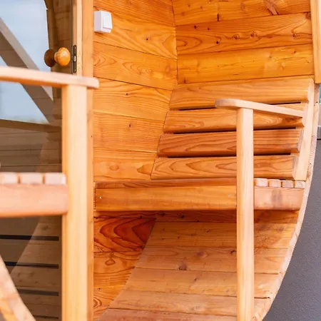 Hébergement de vacances Wooden House In With
