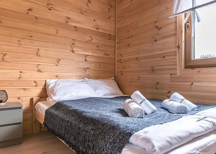 Wooden House In With 두슈니키 즈드로지