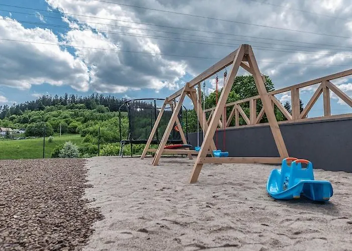 Wooden House In With 두슈니키 즈드로지